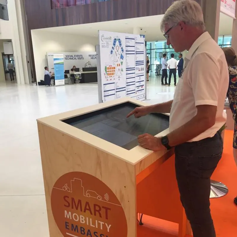 Connecting Mobility touchtafel Omnitapps4 Creations Design multi-touch software configuratie